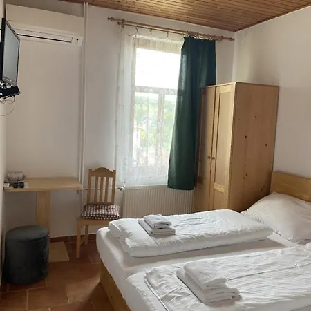 Kreta Szálloda 3*