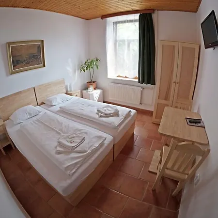 Kreta 3* كوتنا هورا